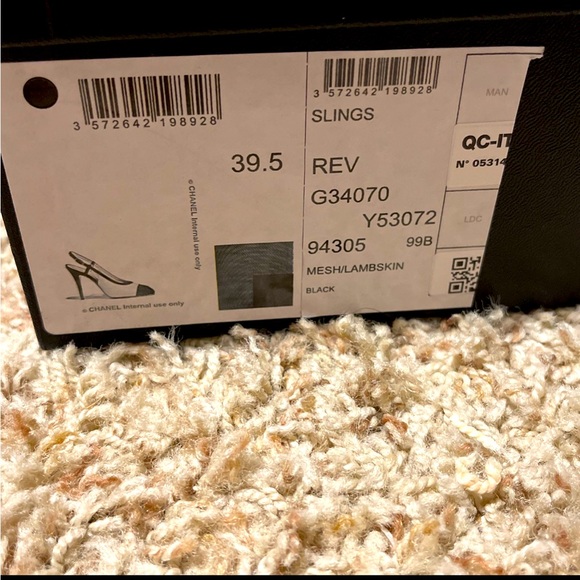 Chanel black sling back heels - Picture 3 of 4